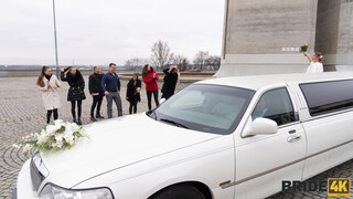 Genießen Sie Czech Alexis Crystal in Wedding Limo POV - Pornovideos auf ONE-PORN.COM