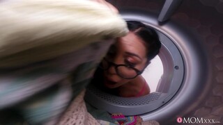 Насолоджуйтесь Horny European MILF gets oiled up and creampied hard - порно відео на ONE-PORN.COM