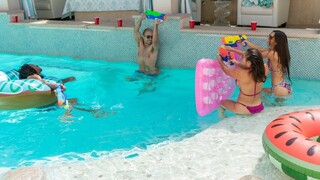 Big Cock Pool Party with Alex 즐기기 - ONE-PORN.COM의 포르노 비디오