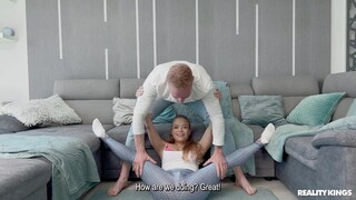 Geniet van Alexa Flexy's Athletic Blowjob and Cumshot with European Martin Spell - pornovideo's op ONE-PORN.COM