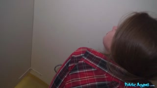 Ciesz się Amateur Gloryhole Blowjob - Brunette Swallows Big Load - filmy porno na ONE-PORN.COM