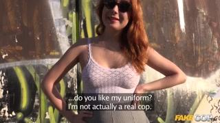 Nikmati Outdoor Police Uniform Action with Lola - video porno di ONE-PORN.COM