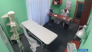 Goditi Reverse Cowgirl Action with Blonde Patient - video porno su ONE-PORN.COM