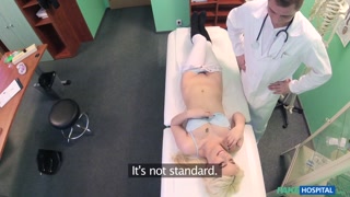 Goditi Medical fetish - innocent patient squirts from deep ass fingering - video porno su ONE-PORN.COM