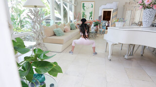 Genießen Sie Stepmom's Passion for Fitness - Pornovideos auf ONE-PORN.COM