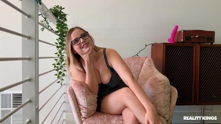 สนุกกับ Codi's Crafty Cravings - วีดีโอโป๊ที่ ONE-PORN.COM