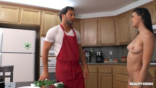 Bucurați-vă de Athletic Teen Kylie Rocket Gets Fucked - videoclipuri porno pe ONE-PORN.COM
