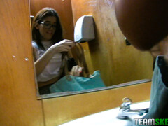 Nikmati Teen Library Temptation - video porno di ONE-PORN.COM