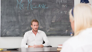 Genießen Sie Naughty Assistant Cleo Vixen Pleases Teacher - Pornovideos auf ONE-PORN.COM