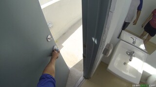 Nikmati From Photosession to Hardcore – Teen Slut Takes It All - video porno di ONE-PORN.COM