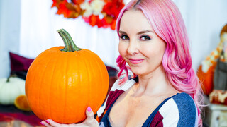 Genießen Sie Spicy MILF Aaliyah Love in Pumpkin Spice Action - Pornovideos auf ONE-PORN.COM