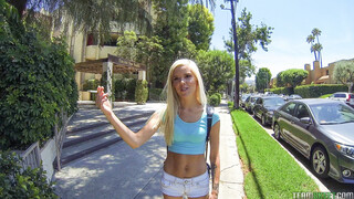 Nikmati Teen Pickup - Halle Von Gets Wild In College - video porno di ONE-PORN.COM