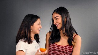 Goditi Small Tits Sensation: Jane Wilde & Emily Willis Oral Play - video porno su ONE-PORN.COM