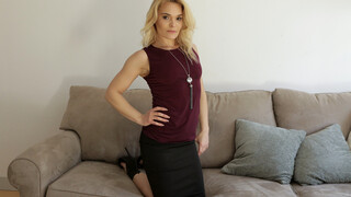 Genießen Sie Super Skinny Blonde Chloe Cherry Gets Fucked POV - Mom Walks In - Pornovideos auf ONE-PORN.COM