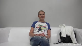 Aproveite Czech Beauty Lucie in Casting Action - vídeos pornô no ONE-PORN.COM