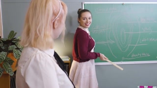Profitez de Naughty Student Fucks His Teacher Willow Hard - vidéos porno sur ONE-PORN.COM