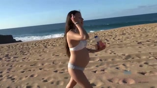 Nikmati Skinny Zaya Cassidy Handjob - Brunette Beach Amateur - video porno di ONE-PORN.COM