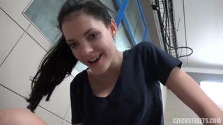 Goditi Hot Brunette in Czech Streets 107 - video porno su ONE-PORN.COM
