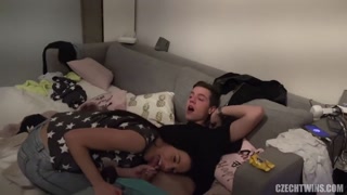 Goditi Czech Twins Taking Big Cocks - video porno su ONE-PORN.COM