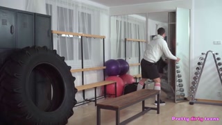 Ciesz się Blonde teen with full pink nips enjoys gym hardcore - filmy porno na ONE-PORN.COM