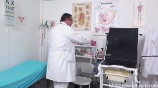 Blonde Kathy White’s Gyno Exam and Toy Fun 즐기기 - ONE-PORN.COM의 포르노 비디오
