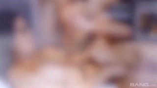Goditi Jasmine Jae in Stockings Takes a Huge Load - video porno su ONE-PORN.COM
