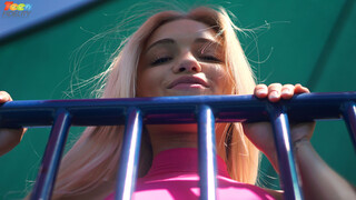 Disfruta de Hardcore Teen Alex Grey Loves the Music Box Ride - videos porno en ONE-PORN.COM
