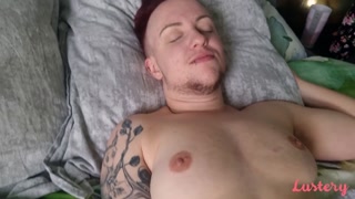 Njut av Redhead & Brunette: A Handful & A Hole Full - porrvideor på ONE-PORN.COM