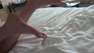 Goditi Elena Koshka Squirt Fetish - POV Fingering and Foot Play - video porno su ONE-PORN.COM