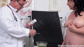 Nikmati Hot Brunette Jolly Jay in Wild Medical Sex Session - video porno di ONE-PORN.COM