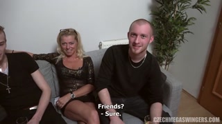 Goditi Czech Blonde & Brunette Swingers - Mega Orgy Fun - video porno su ONE-PORN.COM