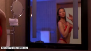 Nikmati Brunette in Lingerie and Stockings Gets Fucked - video porno di ONE-PORN.COM