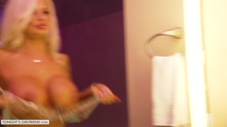 Goditi Blonde in Hosiery Gets Fucked in Hotel Room - video porno su ONE-PORN.COM