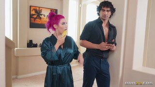 Genießen Sie Freaky Matchmaking - Pornovideos auf ONE-PORN.COM