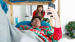 สนุกกับ Miniskirt and Mistletoe Mayhem - S11:E2 - วีดีโอโป๊ที่ ONE-PORN.COM
