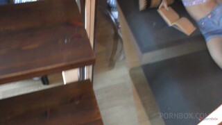 Goditi Teen Brunette Kris Owl Sucks Cock - video porno su ONE-PORN.COM