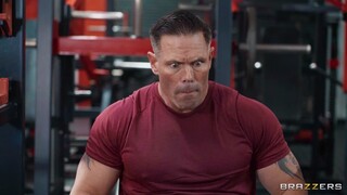 Thưởng thức Squirting in the Gym - video khiêu dâm trên ONE-PORN.COM