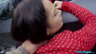 Goditi  Christmas Big Cock Delivery Girl Action - video porno su ONE-PORN.COM