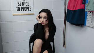 Ciesz się Doggystyle in the Office: No Condom - filmy porno na ONE-PORN.COM