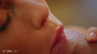 Goditi Morning Sex with Shaved Pussy Holly Molly - video porno su ONE-PORN.COM
