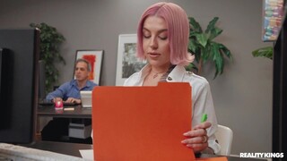 Nikmati Gagging and Facial in the Office - video porno di ONE-PORN.COM