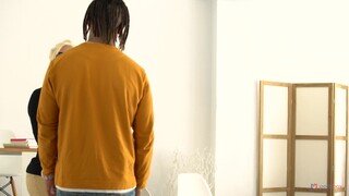Genießen Sie Jesus Reyes Fucks Blondie's Big Tits - Pornovideos auf ONE-PORN.COM