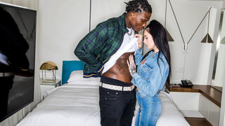 Nikmati Blowjob and Facial for Louie - video porno di ONE-PORN.COM