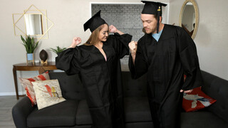 สนุกกับ Female Orgasm on Graduation Day - วีดีโอโป๊ที่ ONE-PORN.COM